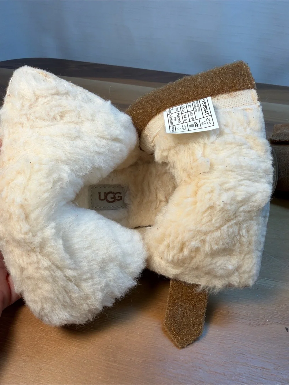 UGG Kids Keelan Fashion Boots Chestnut Brown  Easy On And Off Sz 7